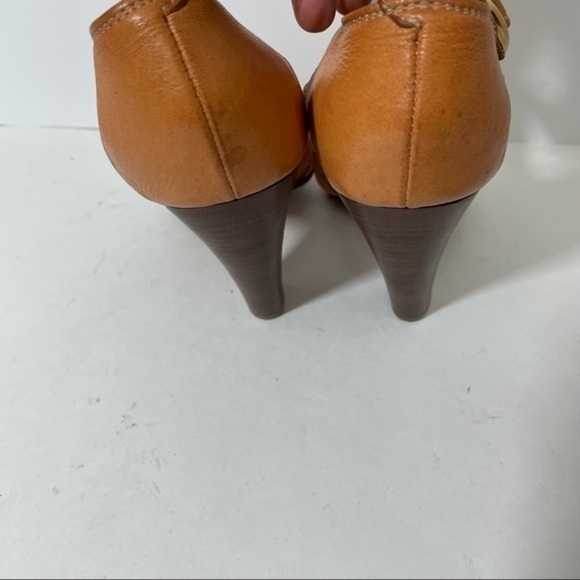 Chloe tan high heel sandals wide straps brass hardware size 10.5 B - Picture 4 of 10